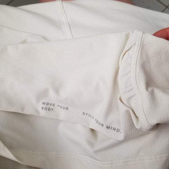 Lululemon Cropped Top Long Sleeve - Picture 4 of 4